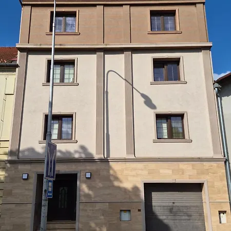 Modern In A New Building Apartamento Levice