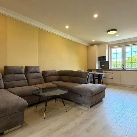Modern In A New Building Apartamento *